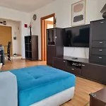 Comfy 2Bdr Apt Landmark View Apartman *