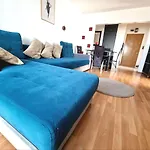 Comfy 2Bdr Apt Landmark View Apartman Bukarest