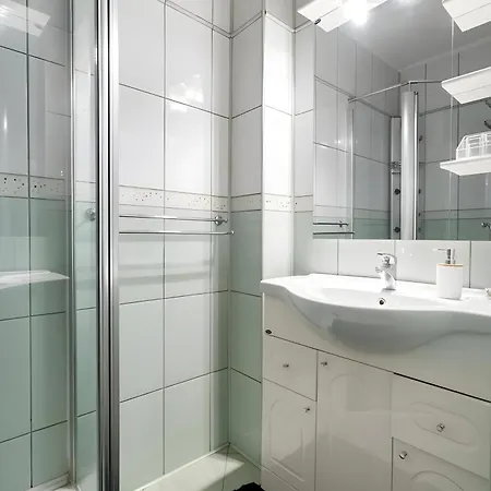 Apartamento Amazing Landmark & City View 2Br Spacious Comfy Flat
