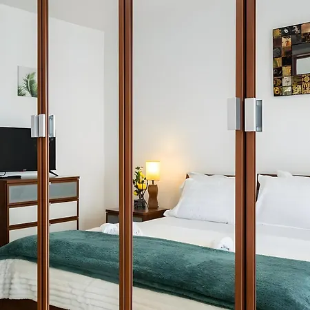 2bdr Spacious And Comfy Flat With Amazing Views - Landmark &
