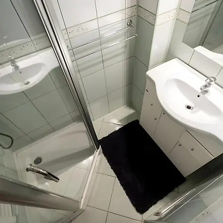 Apartamento Amazing Landmark & City View 2Br Spacious Comfy Flat Bucarest
