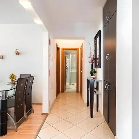 Amazing Landmark & City View 2Br Spacious Comfy Flat Bucarest