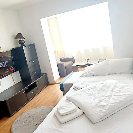 Amazing Landmark & City View 2Br Spacious Comfy Flat * Bucarest