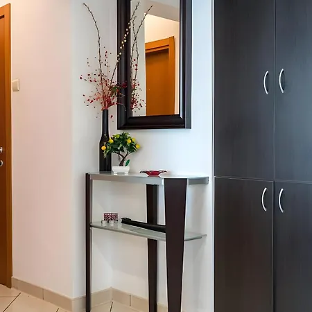 Amazing Landmark & City View 2Br Spacious Comfy Flat *