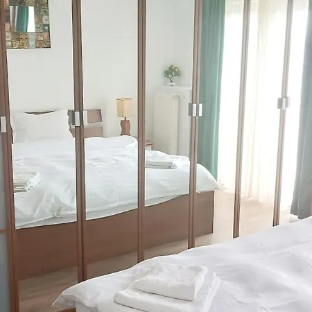 Amazing Landmark & City View 2Br Spacious Comfy Flat * Bucarest