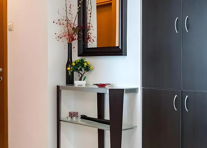 2Bdr Spacious Comfy Flat With Amazing Views - Landmark & City *