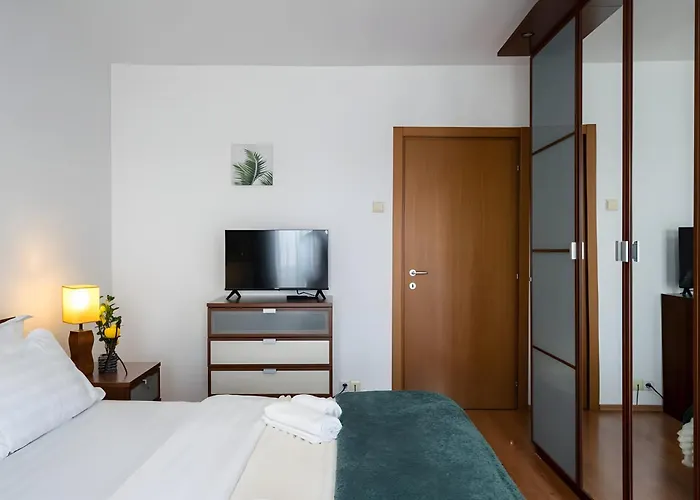 2Bdr Old Town - Great Location With Amazing Views - Landmark & City * بوخارست